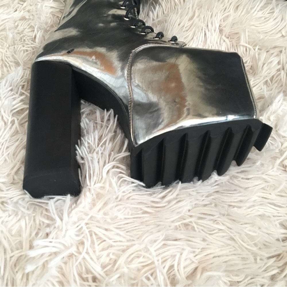 Metallic Holographic Platform Boots-Current Mood Size 5 - Picture 4 of 10